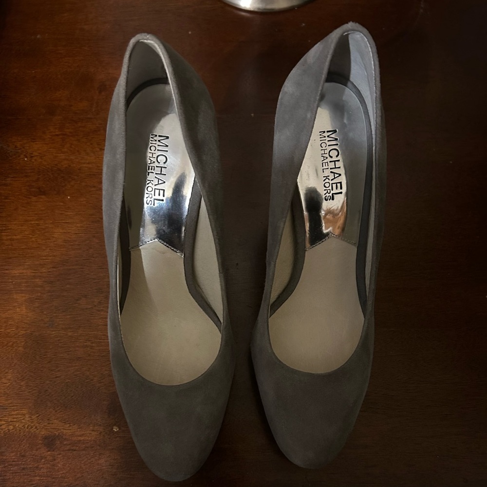 Michael Kors Platform Heels Size 9.5 Never been worn